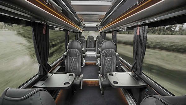 Konferenzbus-VIP-12-Sitze-Sprinter-Silvervisions01